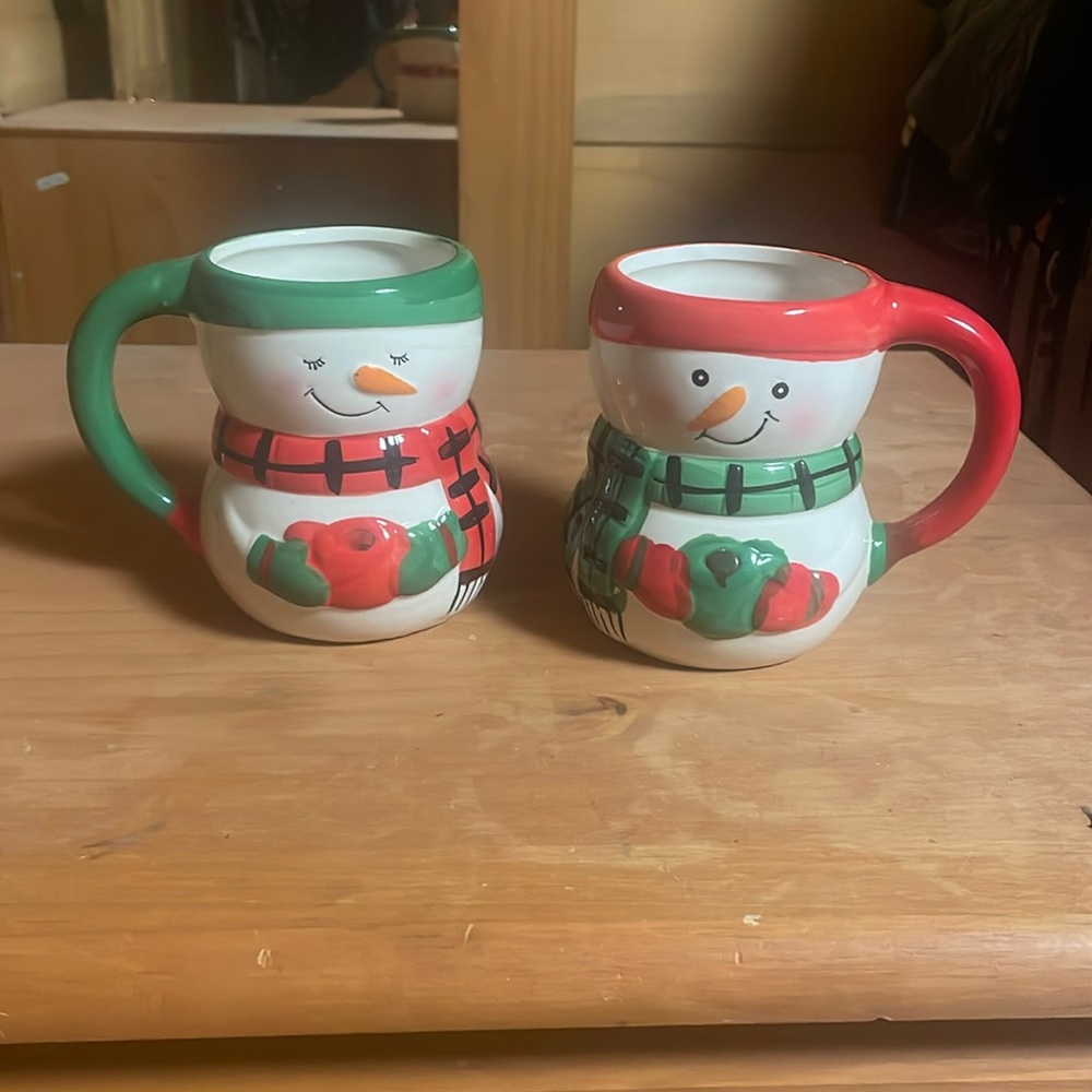 Pair of Bat Island Snowman mugs